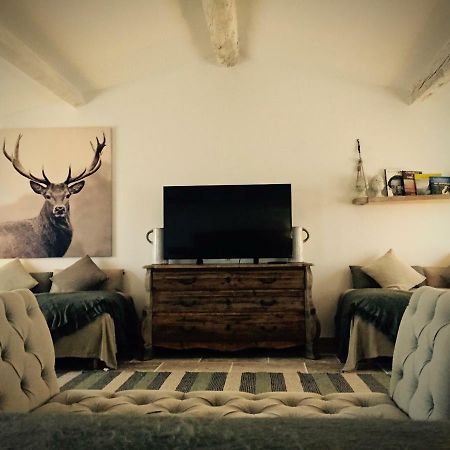 Bed and Breakfast Mas Du Grand Bordes Saint-Laurent-dʼAigouze Exterior foto