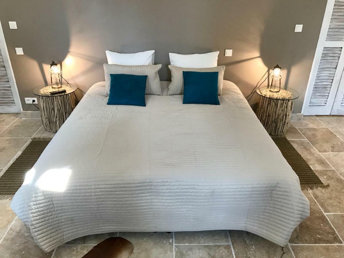Bed and Breakfast Mas Du Grand Bordes Saint-Laurent-dʼAigouze Exterior foto