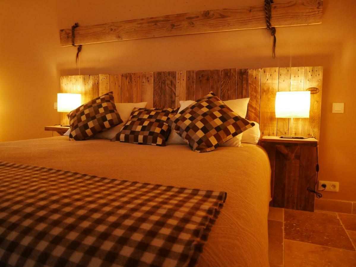 Bed and Breakfast Mas Du Grand Bordes Saint-Laurent-dʼAigouze Exterior foto