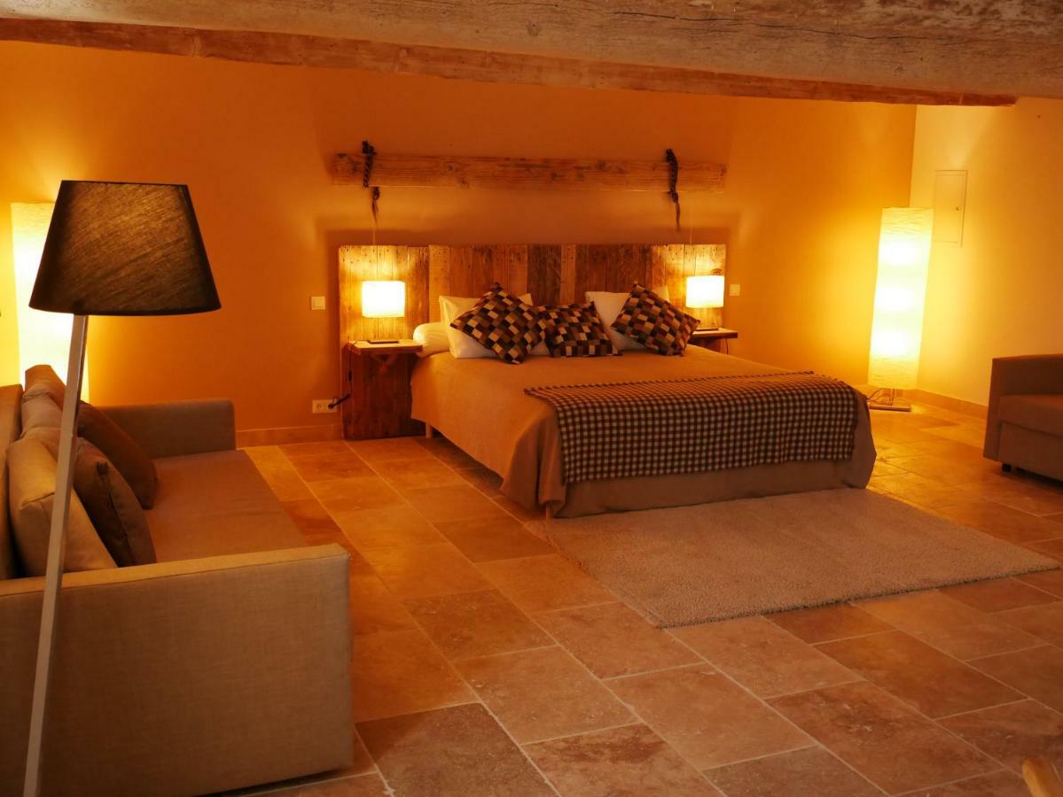 Bed and Breakfast Mas Du Grand Bordes Saint-Laurent-dʼAigouze Exterior foto