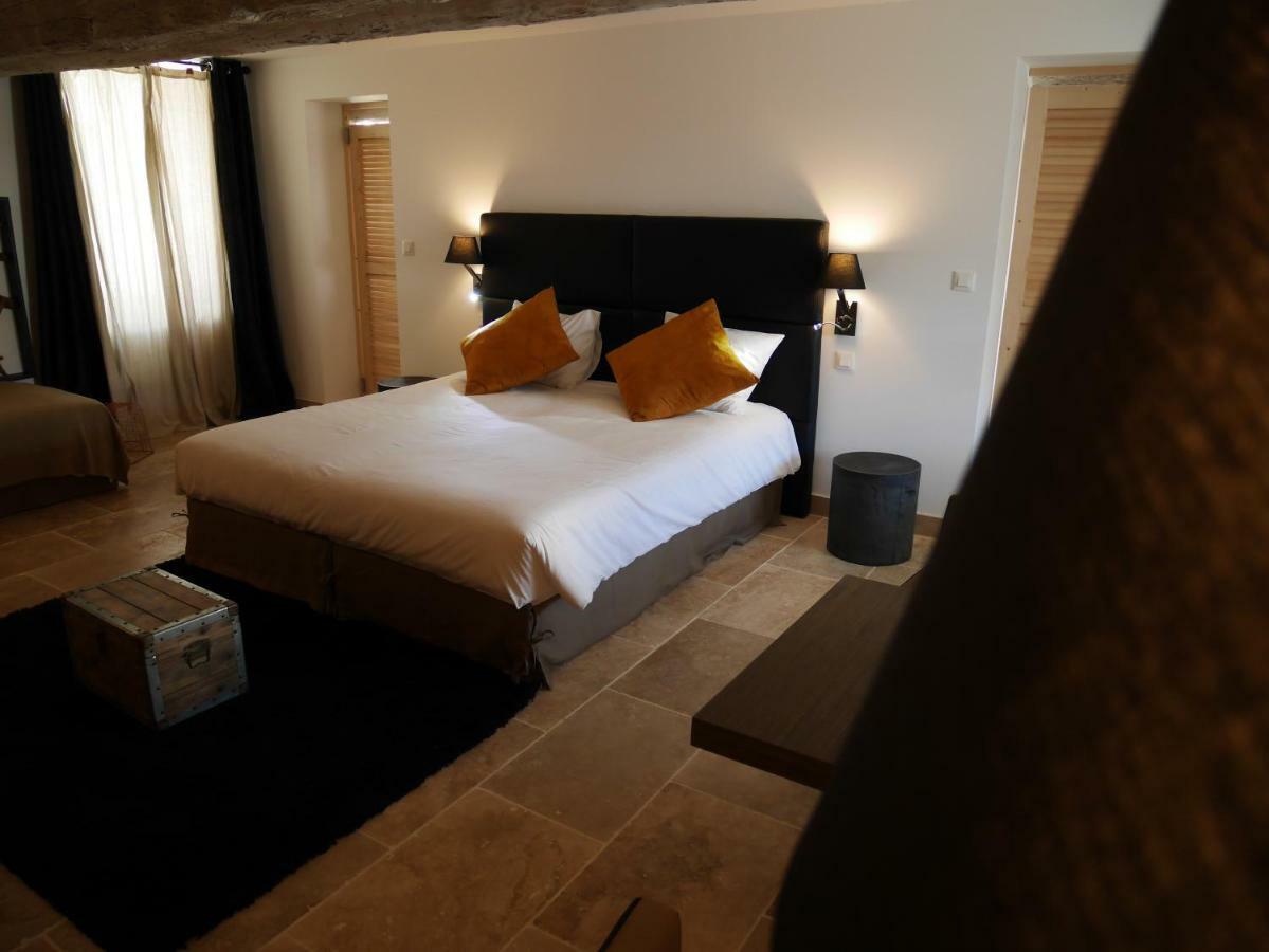 Bed and Breakfast Mas Du Grand Bordes Saint-Laurent-dʼAigouze Exterior foto