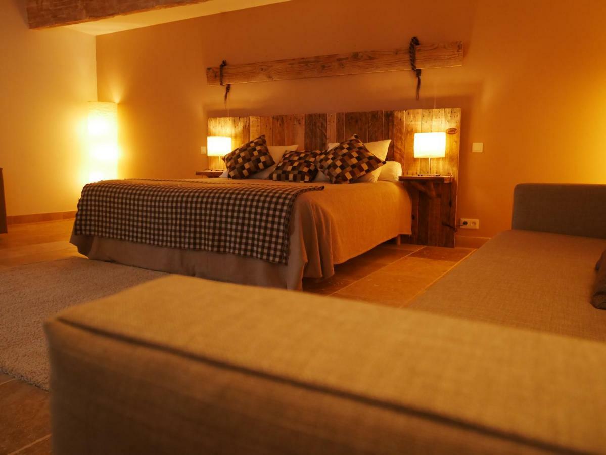 Bed and Breakfast Mas Du Grand Bordes Saint-Laurent-dʼAigouze Exterior foto