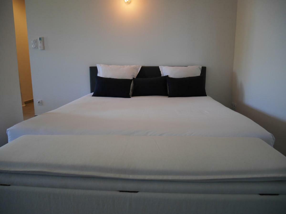Bed and Breakfast Mas Du Grand Bordes Saint-Laurent-dʼAigouze Exterior foto